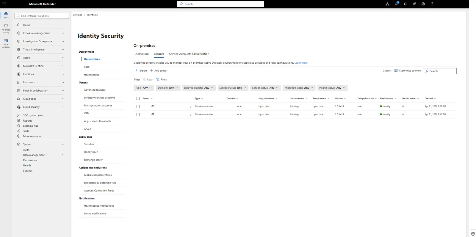 Microsoft Defender XDR On-premises Sensors tab με τη λίστα sensors και τη στήλη Health issues